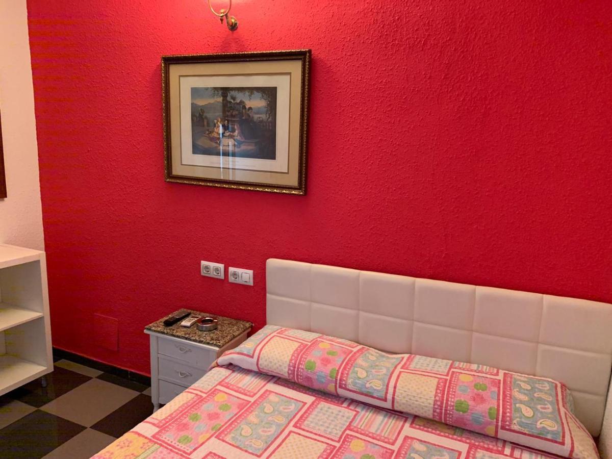 Hostal El Emigrante Dos Hermanas Exterior photo